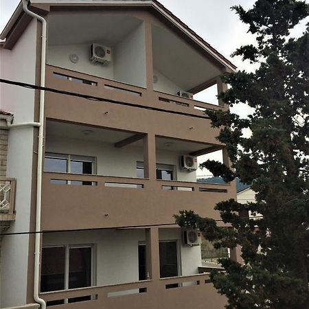 Apartmani Orhideja Rab Town Zewnętrze zdjęcie