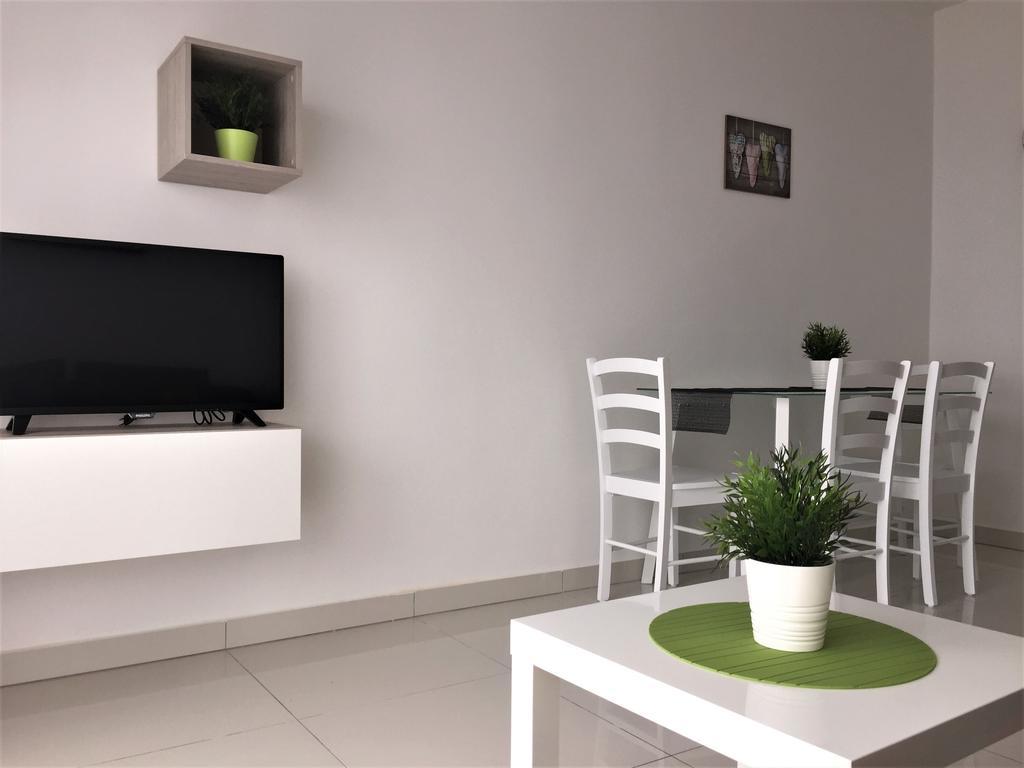 Apartmani Orhideja Rab Town Zewnętrze zdjęcie