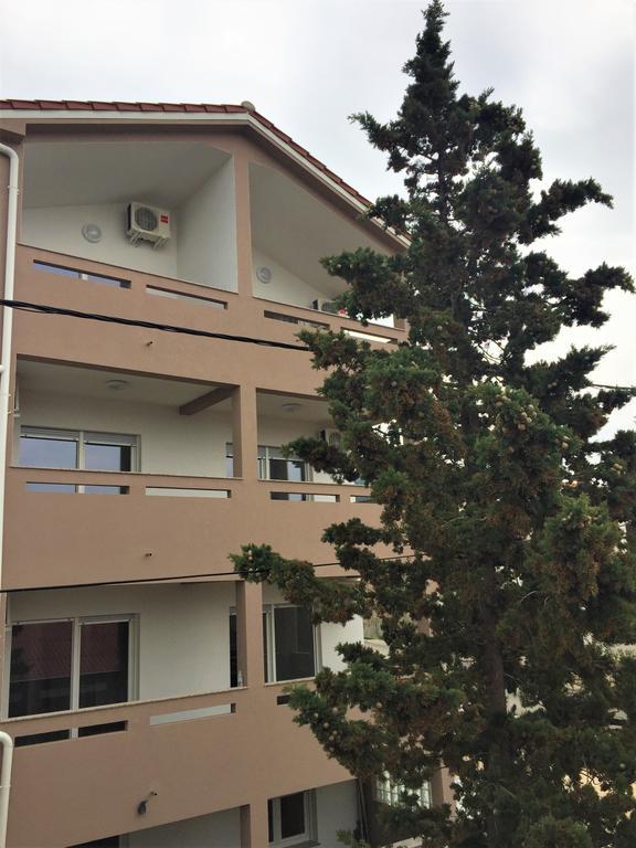 Apartmani Orhideja Rab Town Zewnętrze zdjęcie
