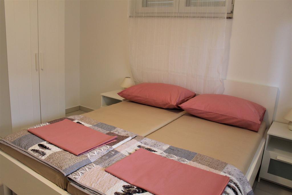 Apartmani Orhideja Rab Town Zewnętrze zdjęcie