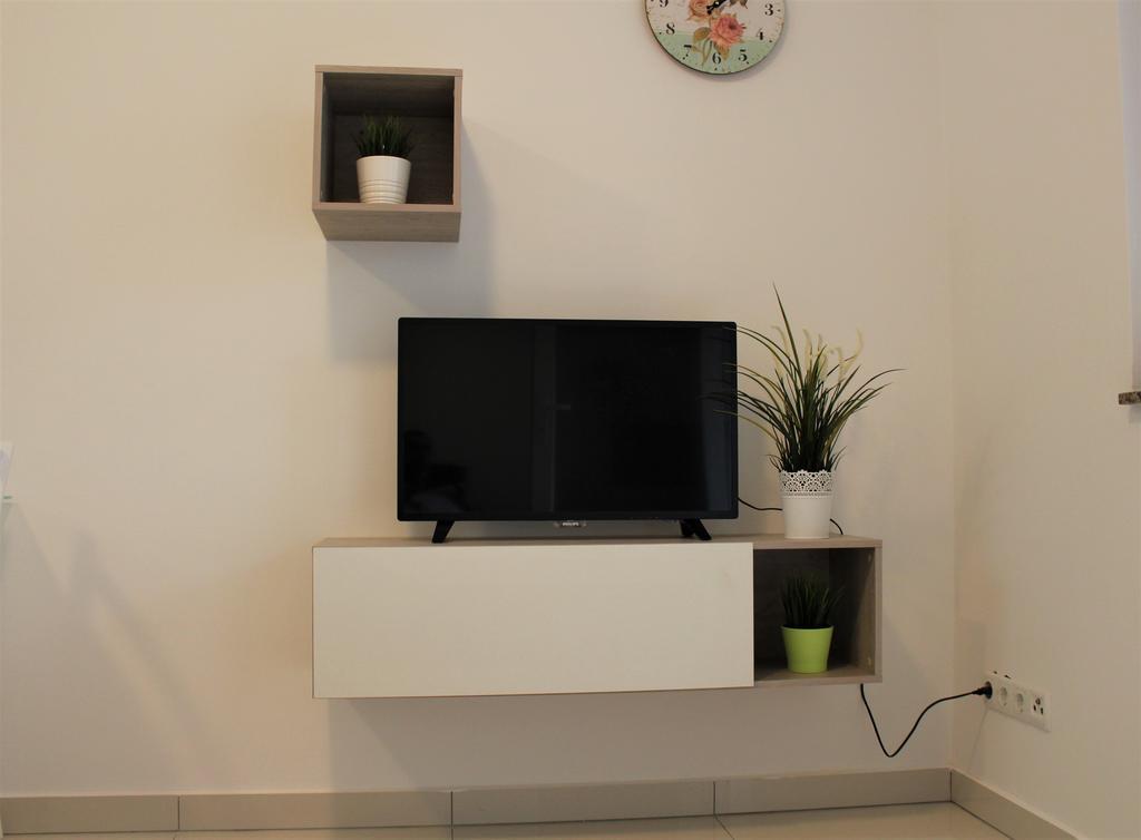 Apartmani Orhideja Rab Town Zewnętrze zdjęcie