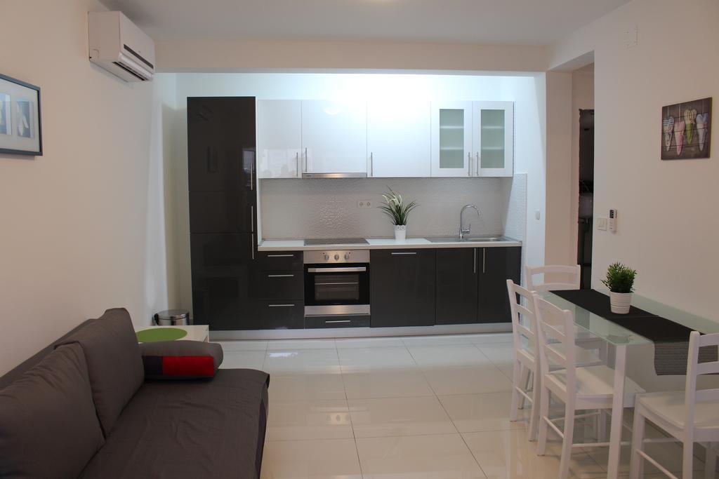 Apartmani Orhideja Rab Town Zewnętrze zdjęcie