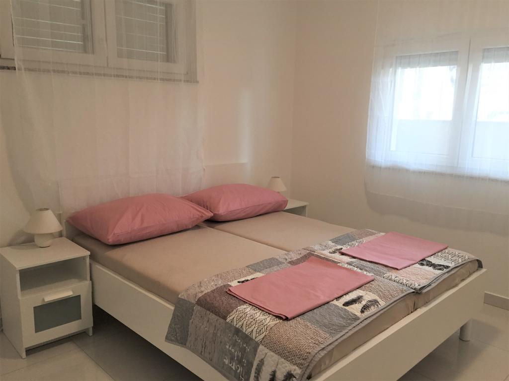 Apartmani Orhideja Rab Town Zewnętrze zdjęcie